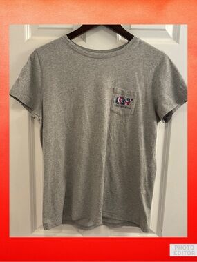 Vineyard Vines Americana Tie Dye Whale Pocket Tee - Size Medium